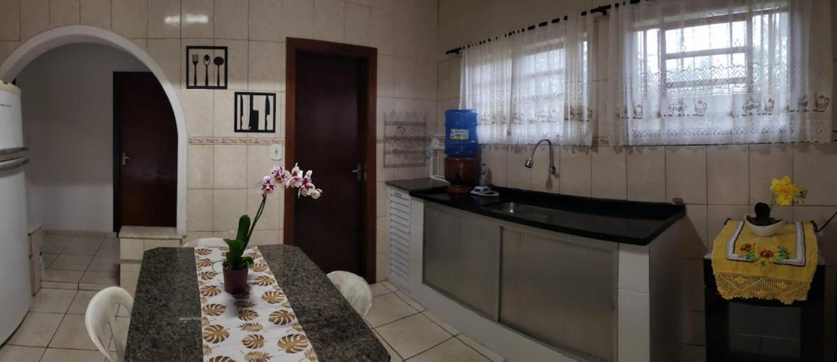 הוילה גוארטינגואטה Chacara Charmosa Com Piscina, Campo De Futebol מראה חיצוני תמונה